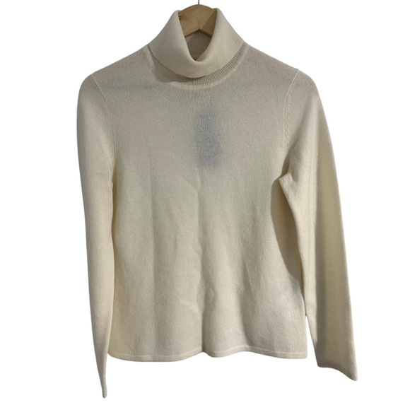 Lord & Taylor Cream Cashmere Turtleneck Sweater SZ Medium Timeless Old Money NWT - Picture 1 of 5